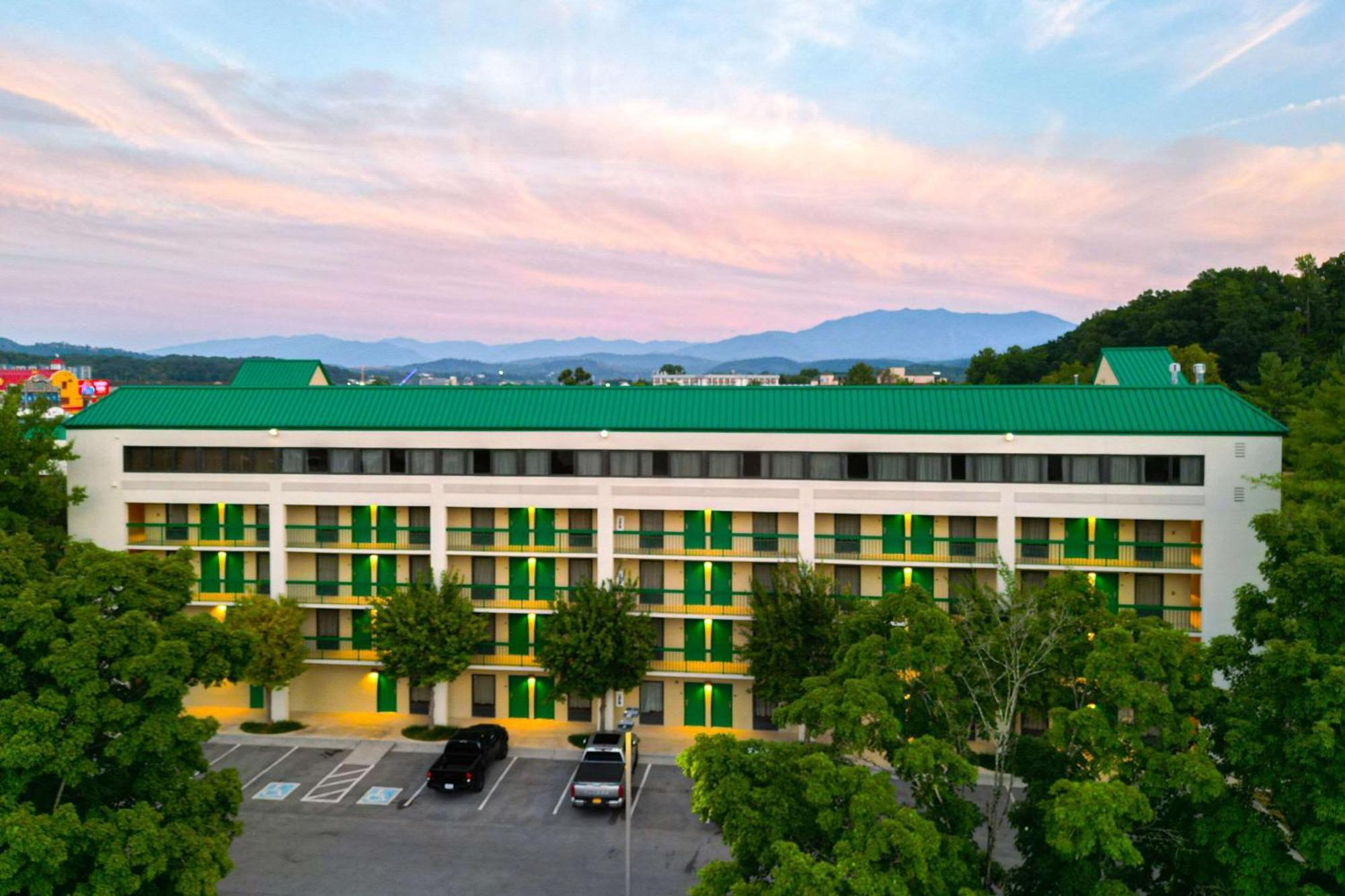 Quality Inn Near The Island Pigeon Forge Ngoại thất bức ảnh