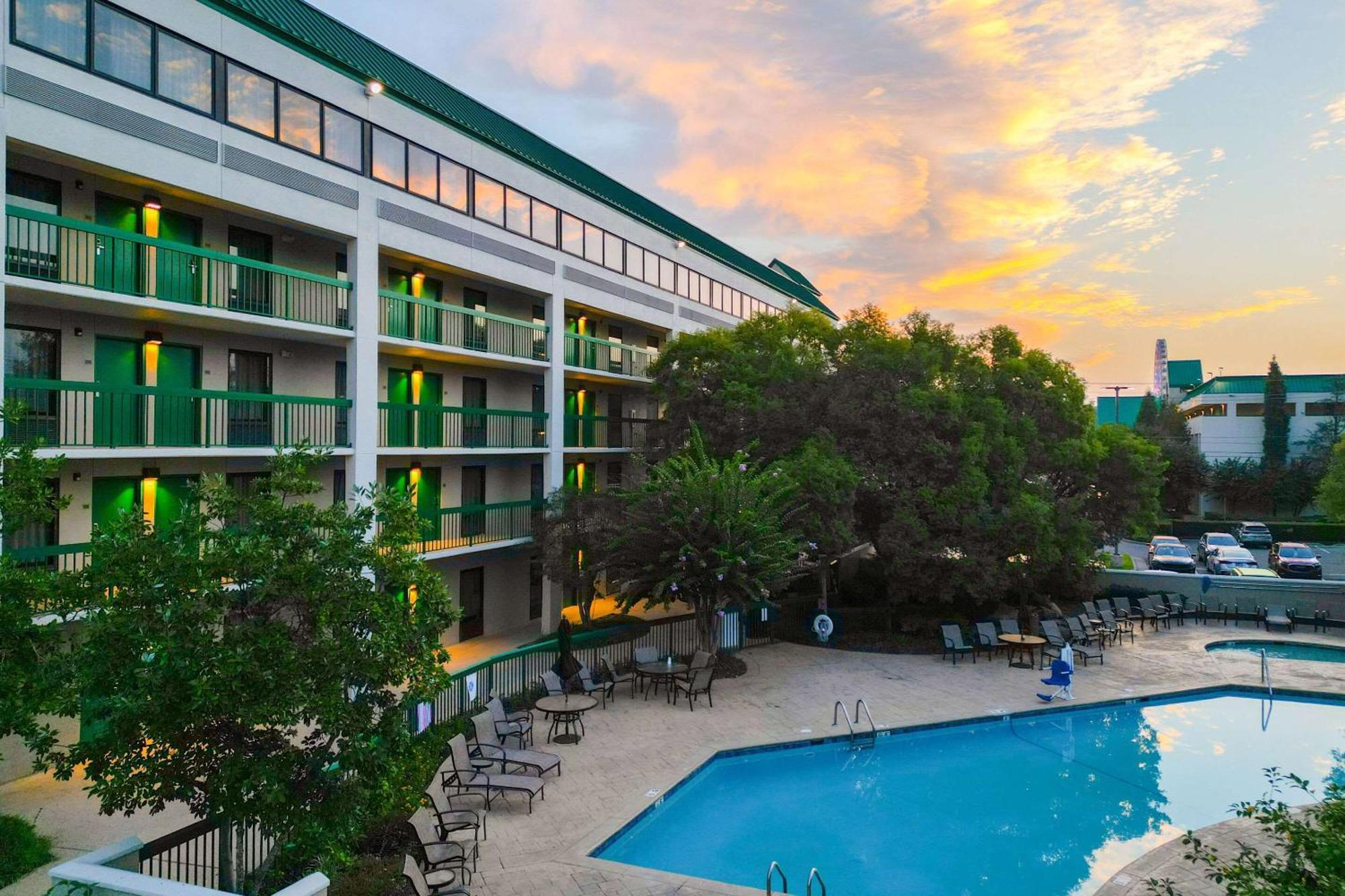 Quality Inn Near The Island Pigeon Forge Ngoại thất bức ảnh