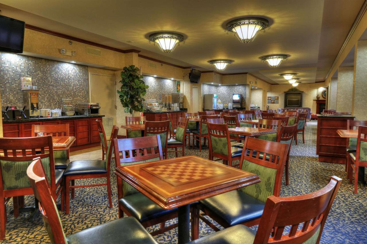 Quality Inn Near The Island Pigeon Forge Ngoại thất bức ảnh